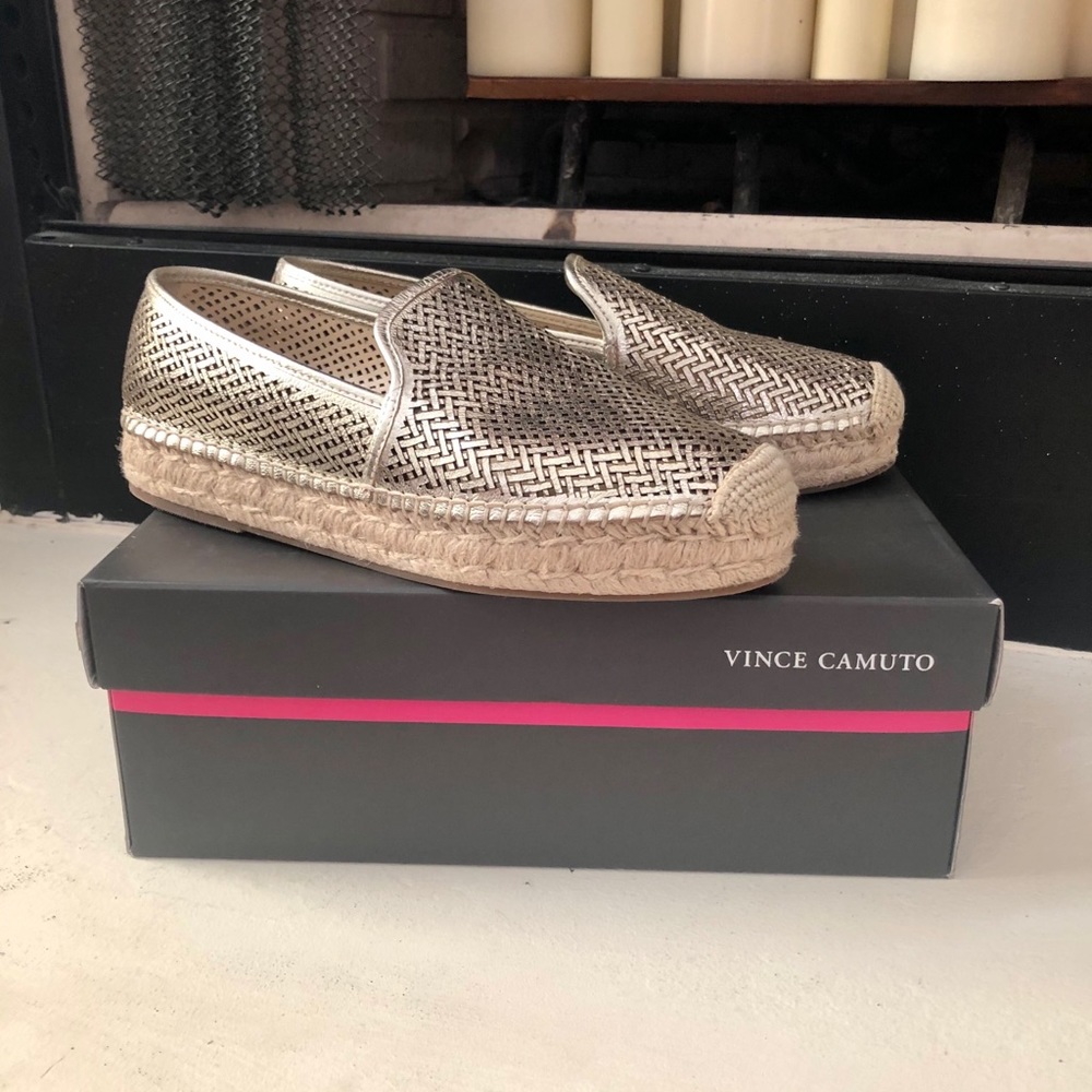 VINCE CAMUTO Hamorra Espadrilles
